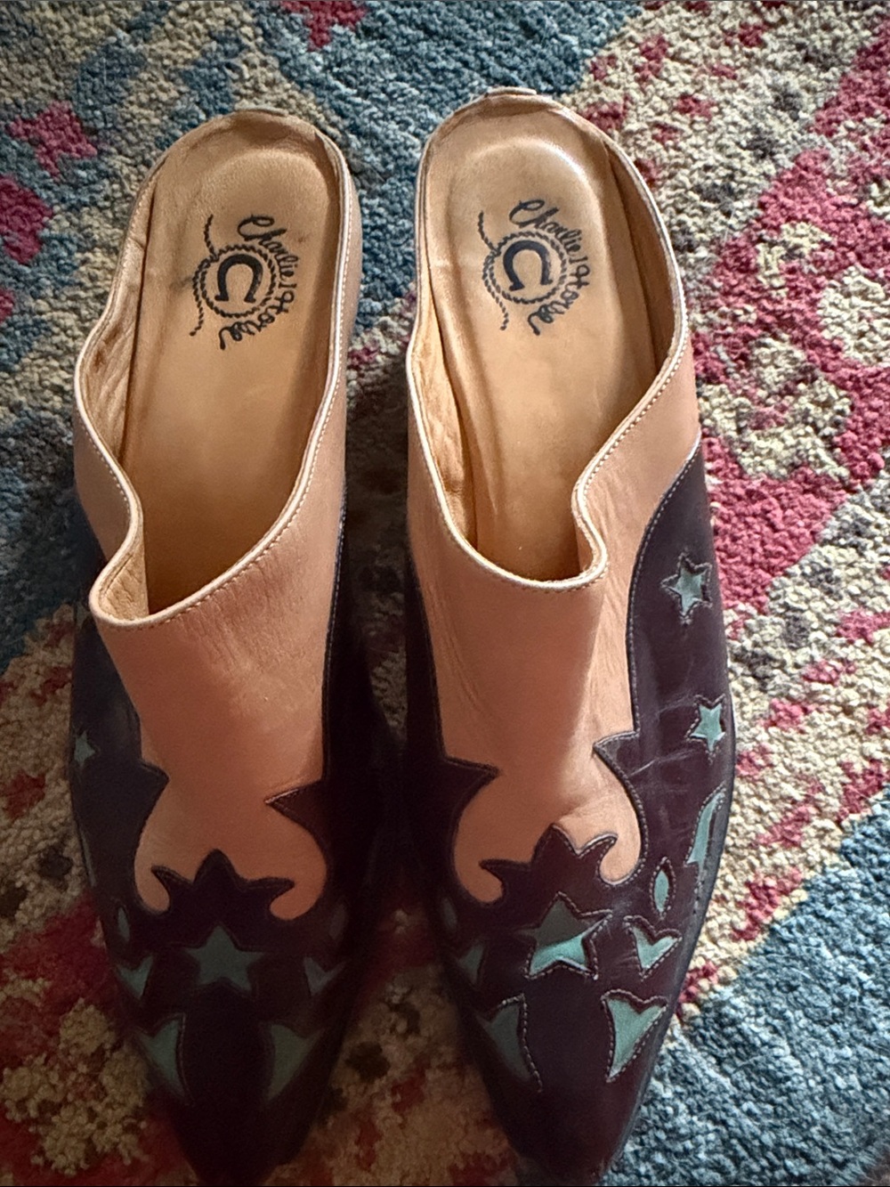 Two-Tone Star Appliqué Leather Mules in Tan & Dark Brown